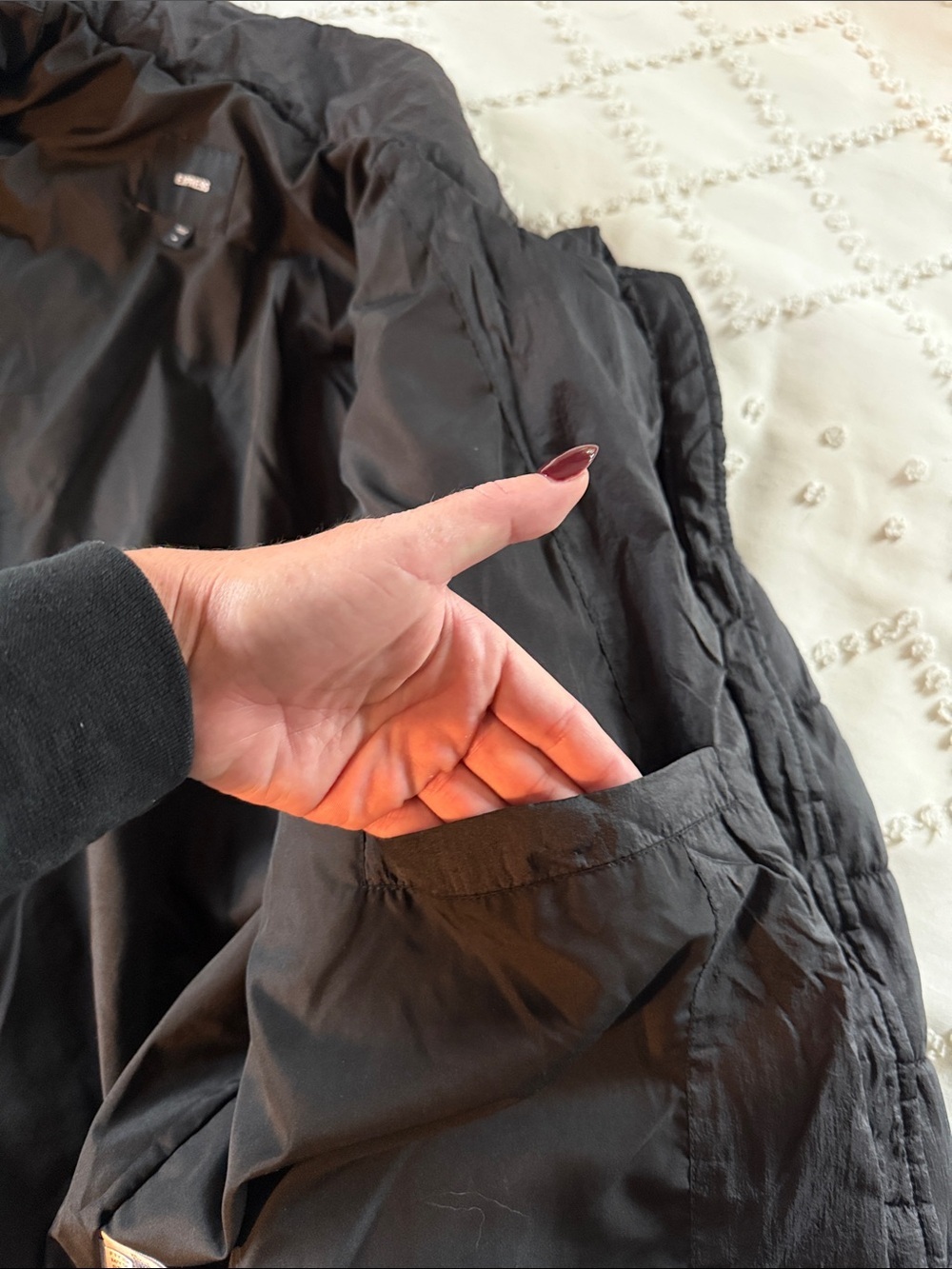 Express Black Lighweight Quilted Puffer Jacket Size Medium NWOT - Picture 8 of 11